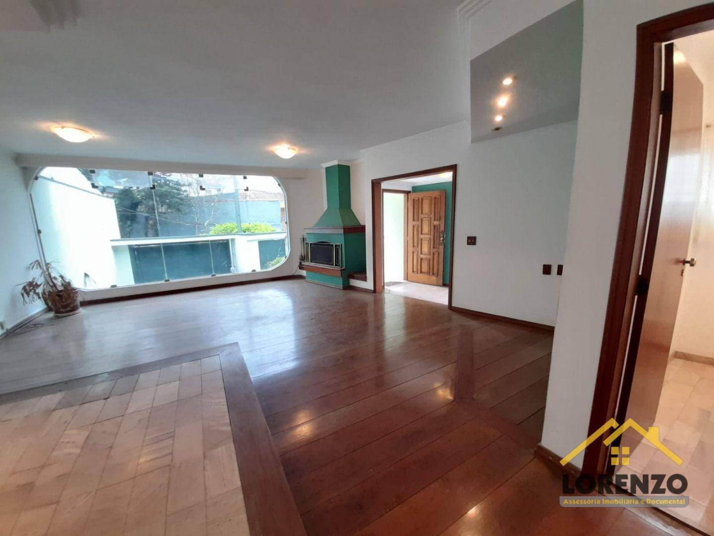 Casa à venda com 3 quartos, 348m² - Foto 1