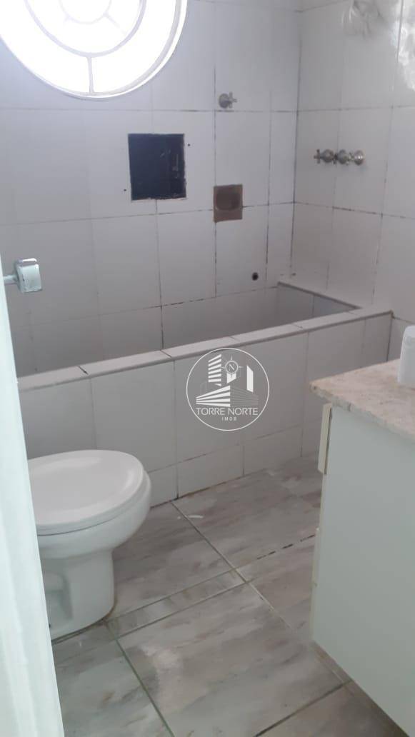 Sobrado à venda e aluguel com 5 quartos, 213m² - Foto 4