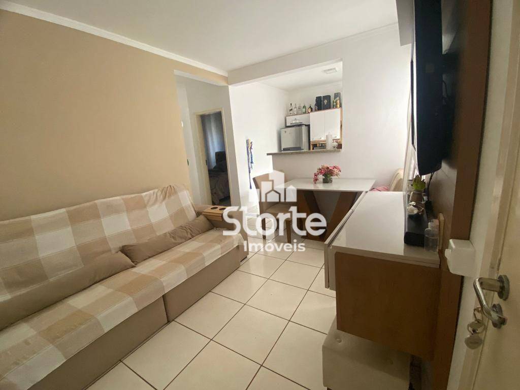 Apartamento à venda com 2 quartos, 44m² - Foto 2