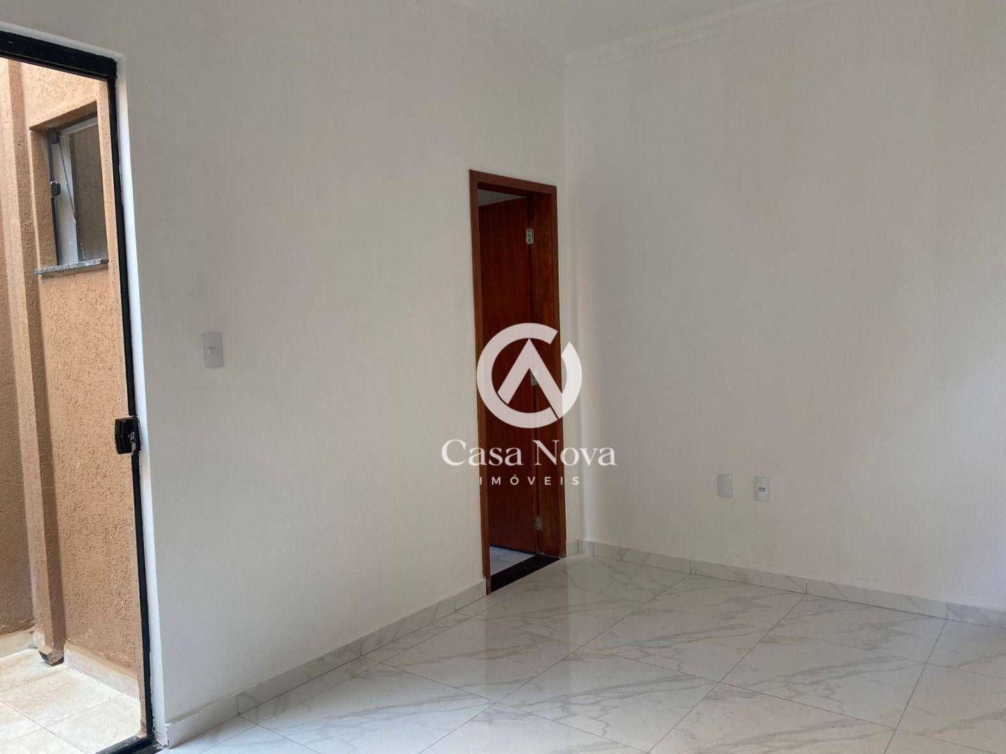 Casa à venda com 2 quartos, 68m² - Foto 5