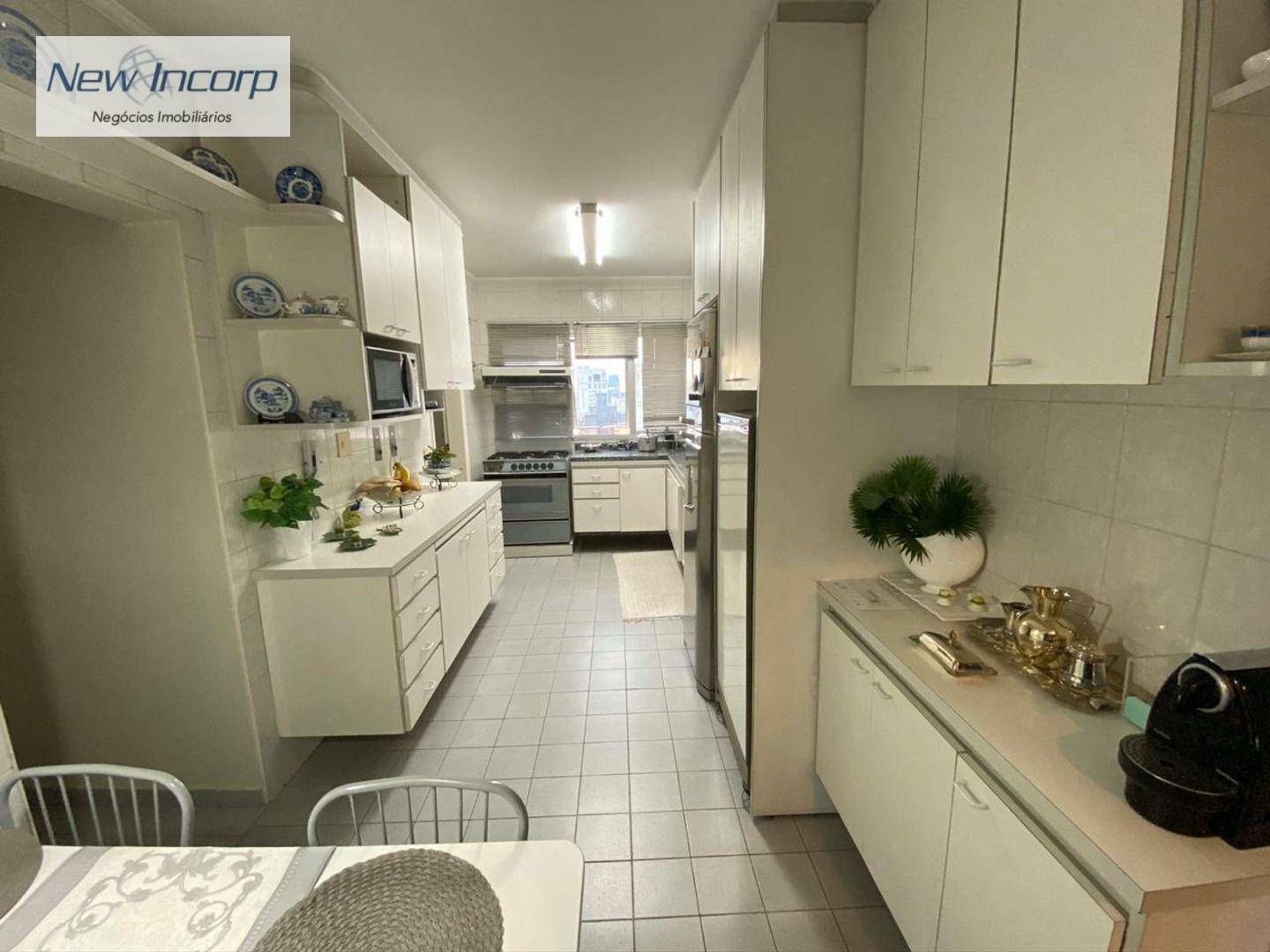 Apartamento à venda com 4 quartos, 180m² - Foto 7