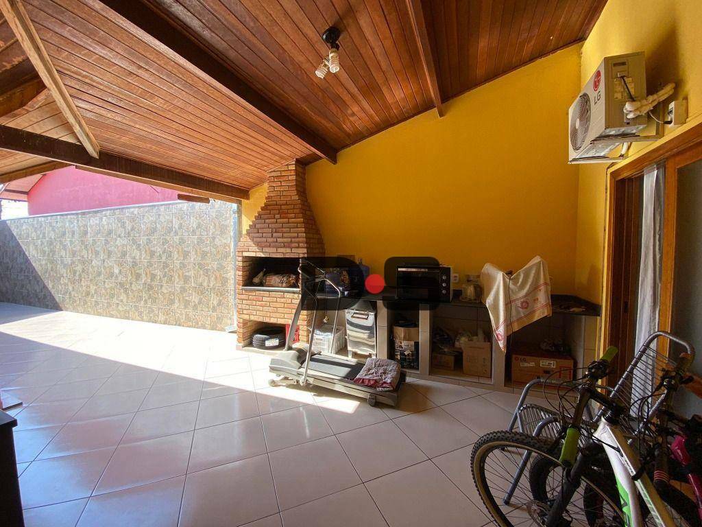 Casa à venda com 3 quartos, 175m² - Foto 11