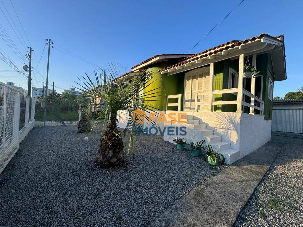 Casa à venda com 2 quartos, 81m² - Foto 1