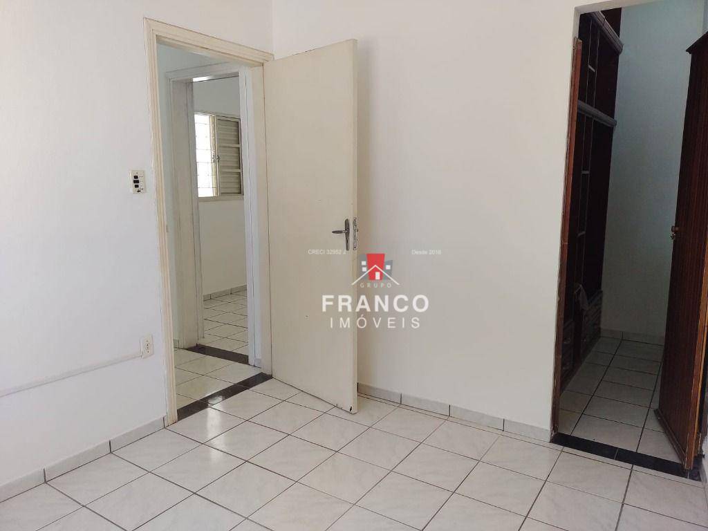 Casa à venda com 3 quartos, 229m² - Foto 21