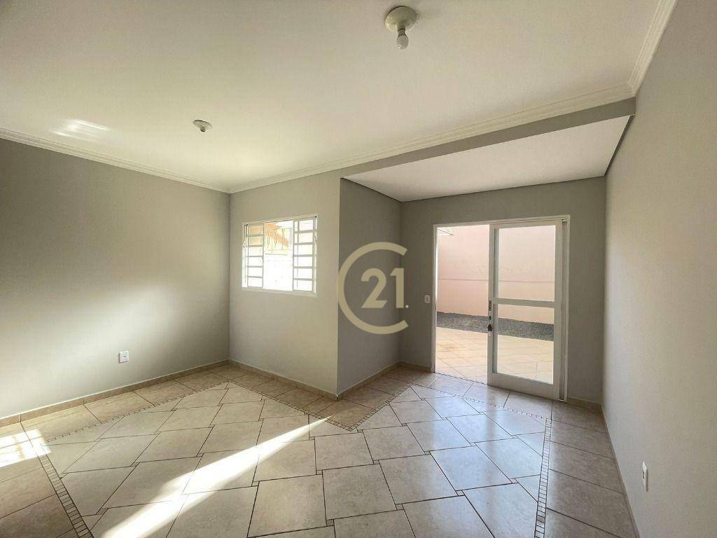 Casa à venda com 3 quartos, 125m² - Foto 11