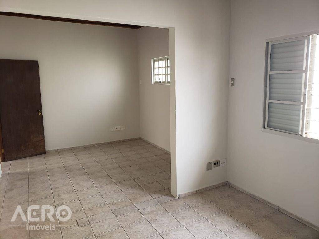 Casa para alugar com 3 quartos, 173m² - Foto 11