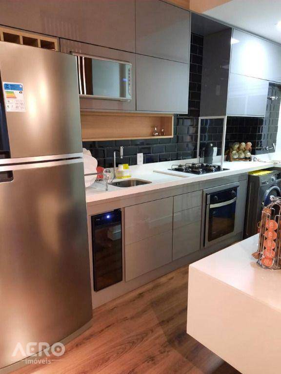 Apartamento à venda com 2 quartos, 56m² - Foto 3