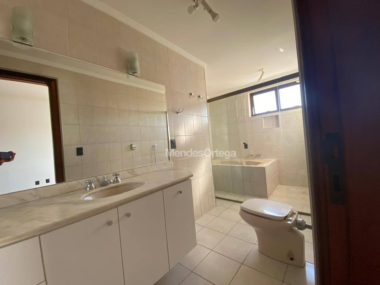 Apartamento para alugar com 3 quartos, 206m² - Foto 38