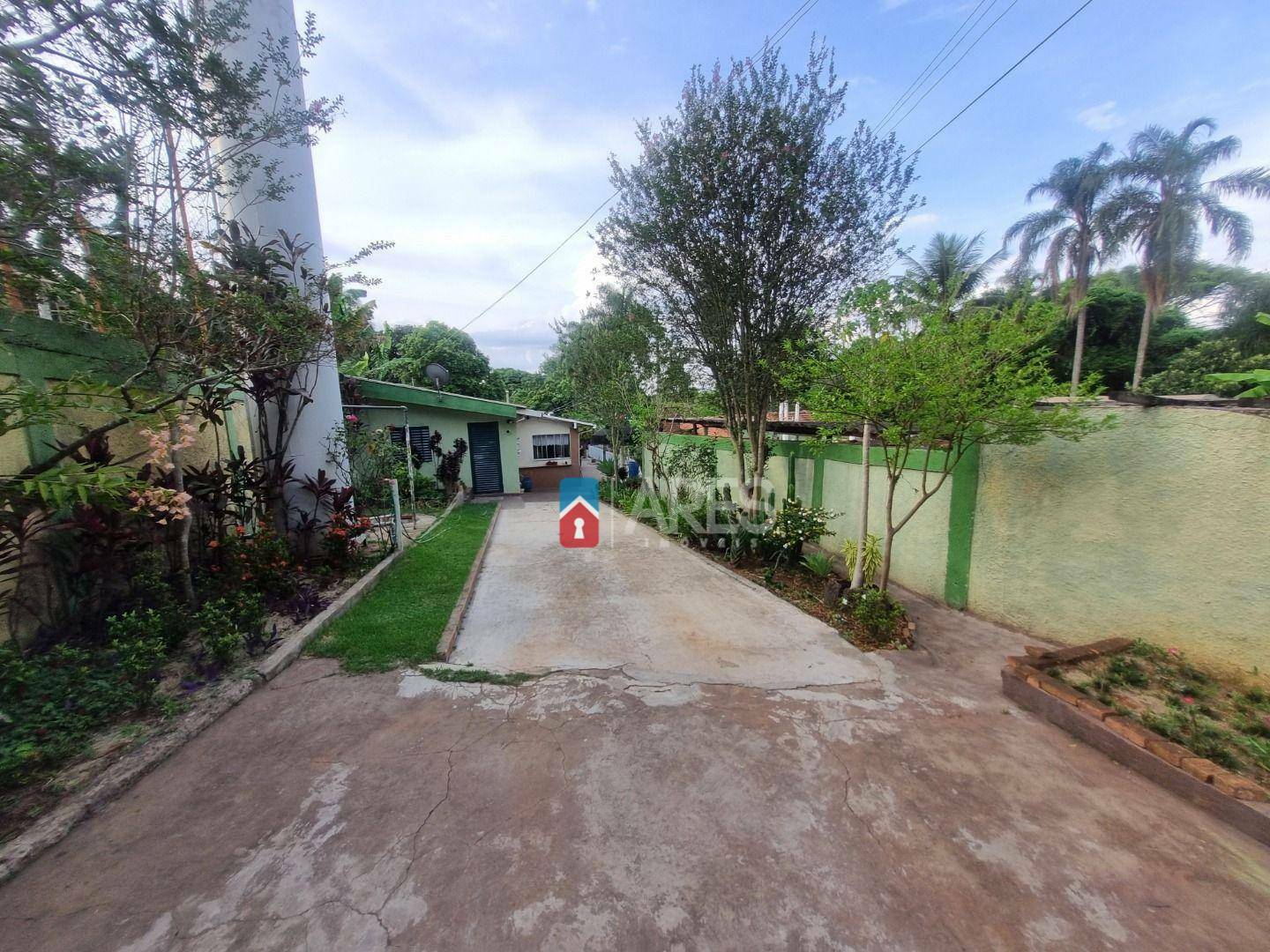 Chácara à venda com 4 quartos, 297m² - Foto 2