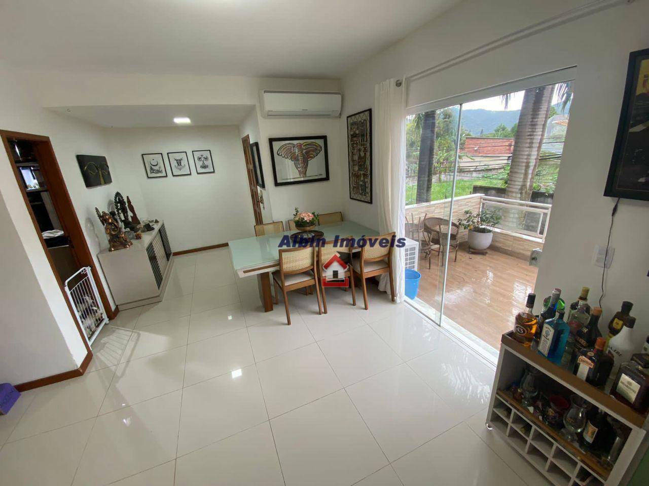 Casa à venda com 3 quartos, 250m² - Foto 25