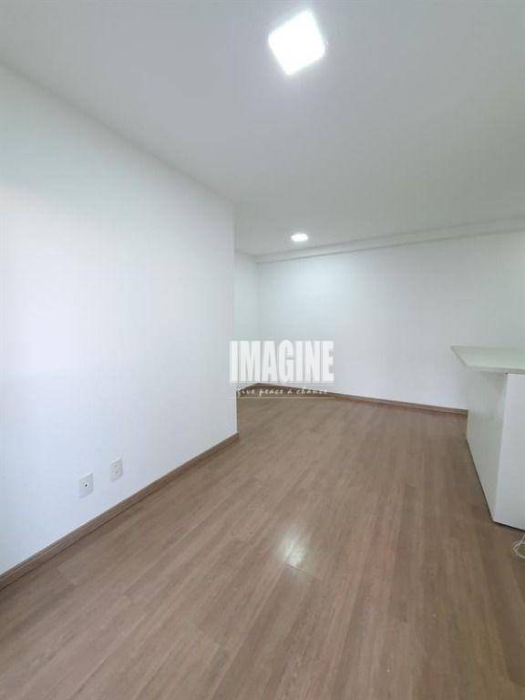 Apartamento à venda com 2 quartos, 60m² - Foto 4