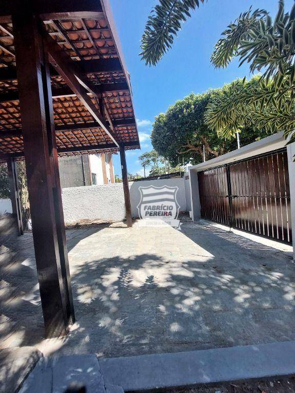 Casa à venda com 6 quartos, 300m² - Foto 3