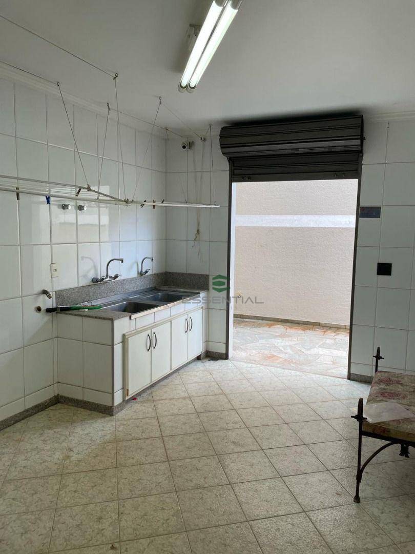 Sobrado à venda e aluguel com 6 quartos, 450m² - Foto 39