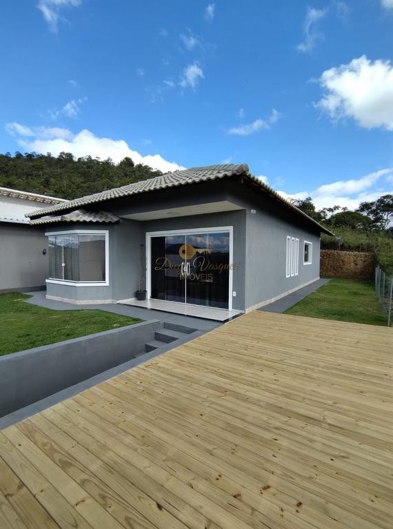 Casa de Condomínio à venda com 3 quartos, 240m² - Foto 1