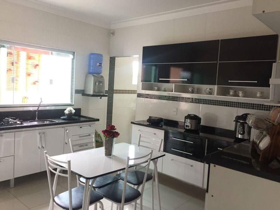 Casa à venda com 2 quartos, 175m² - Foto 2