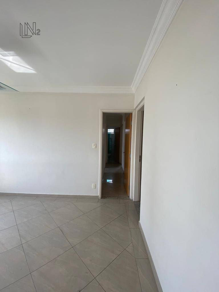 Apartamento à venda com 3 quartos, 121m² - Foto 8