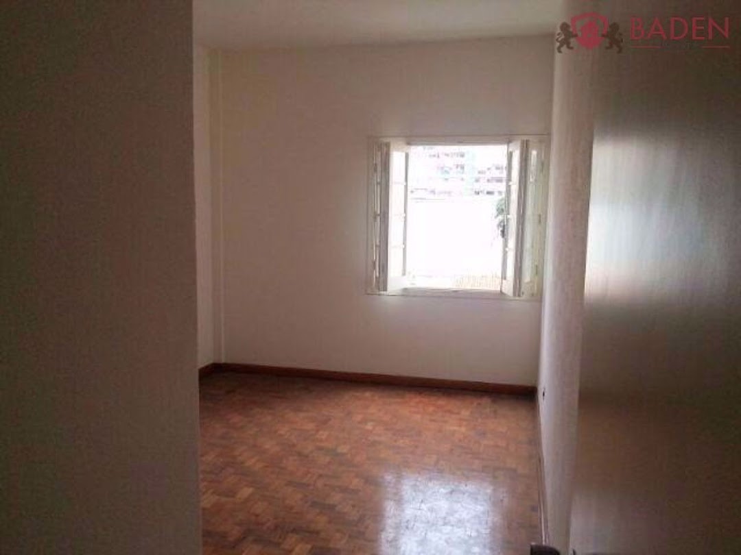 Apartamento à venda com 3 quartos, 200m² - Foto 12