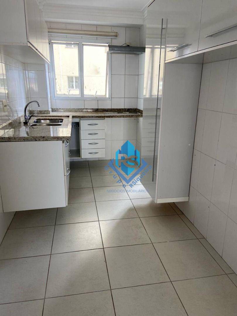 Apartamento à venda com 3 quartos, 114m² - Foto 8