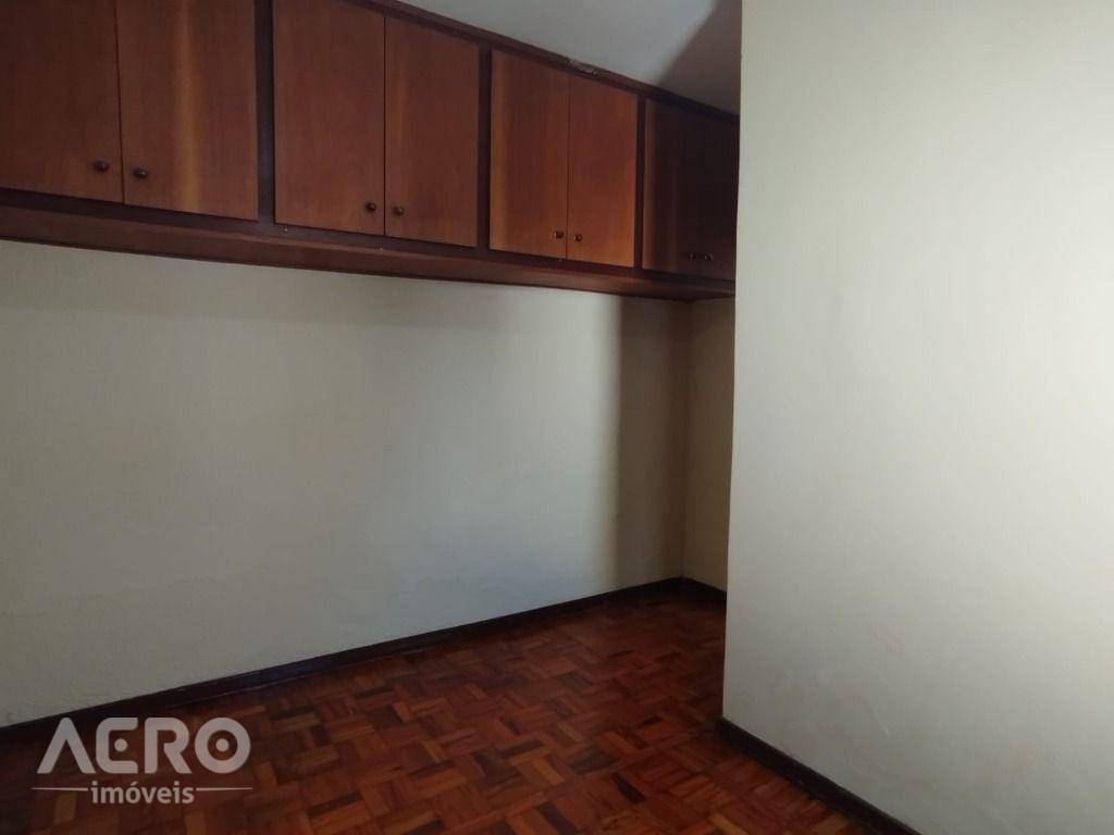 Casa para alugar com 3 quartos, 184m² - Foto 15