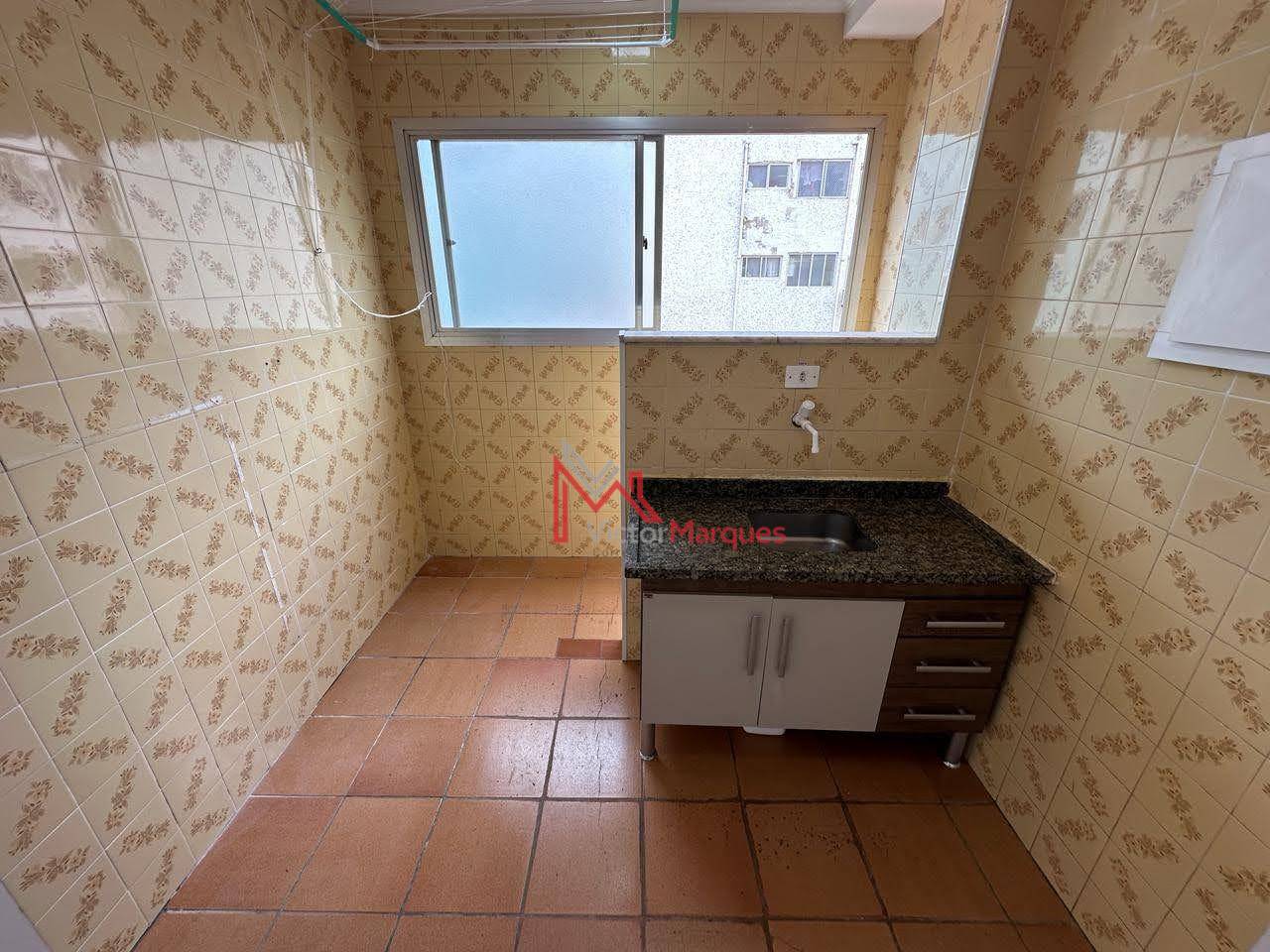 Apartamento à venda com 1 quarto, 42m² - Foto 2