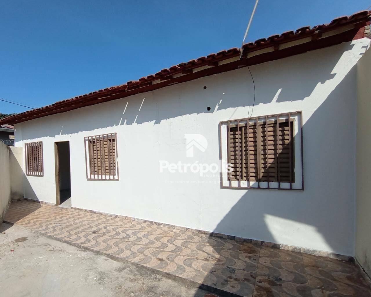 Casa à venda com 3 quartos, 250m² - Foto 2