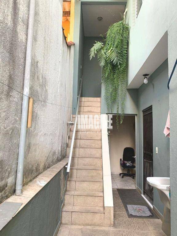 Sobrado à venda com 3 quartos, 200m² - Foto 13