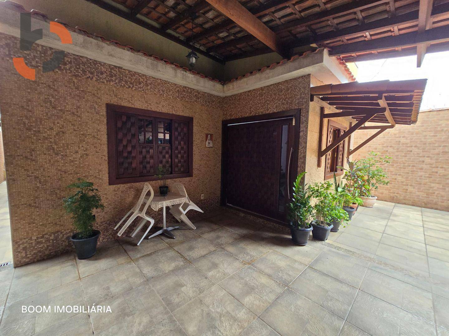 Casa à venda com 3 quartos, 213m² - Foto 4