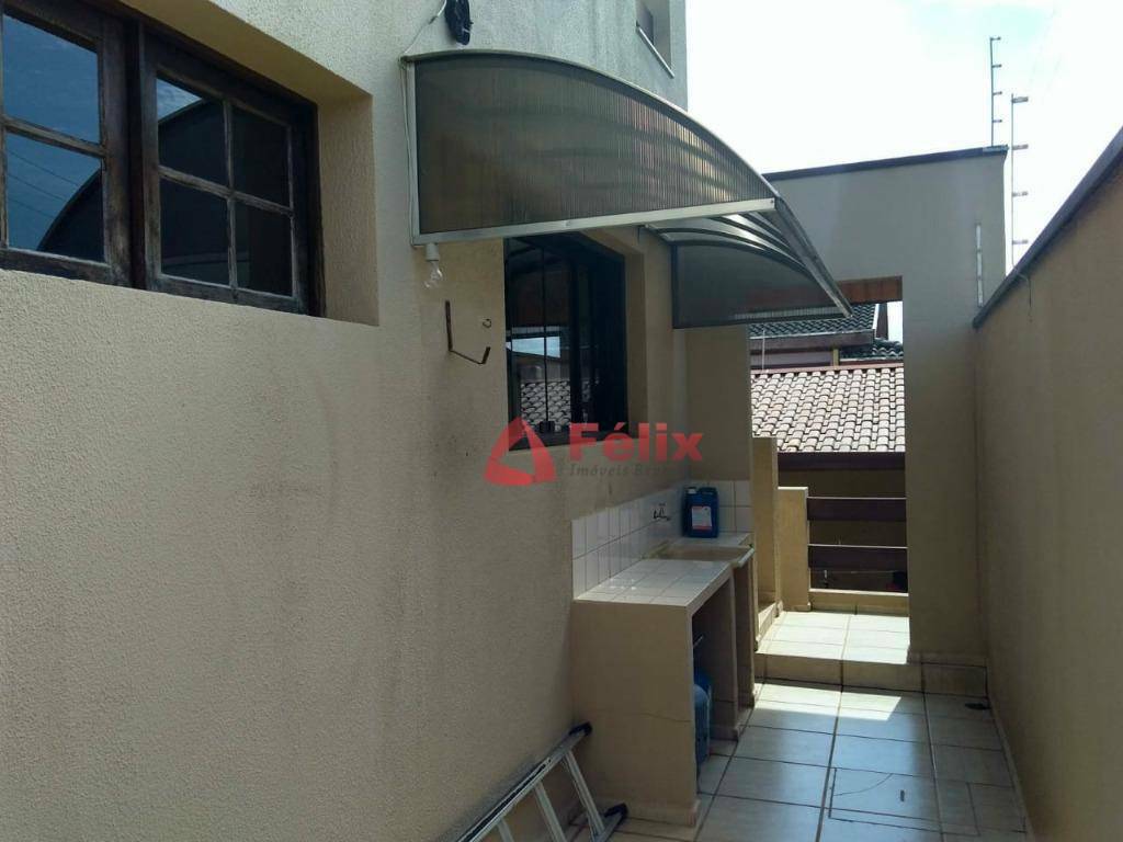 Sobrado à venda com 3 quartos, 237m² - Foto 8