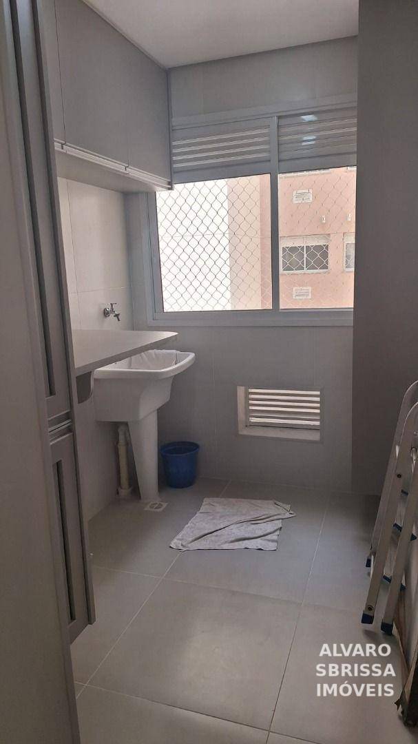 Apartamento para alugar com 2 quartos, 110m² - Foto 2