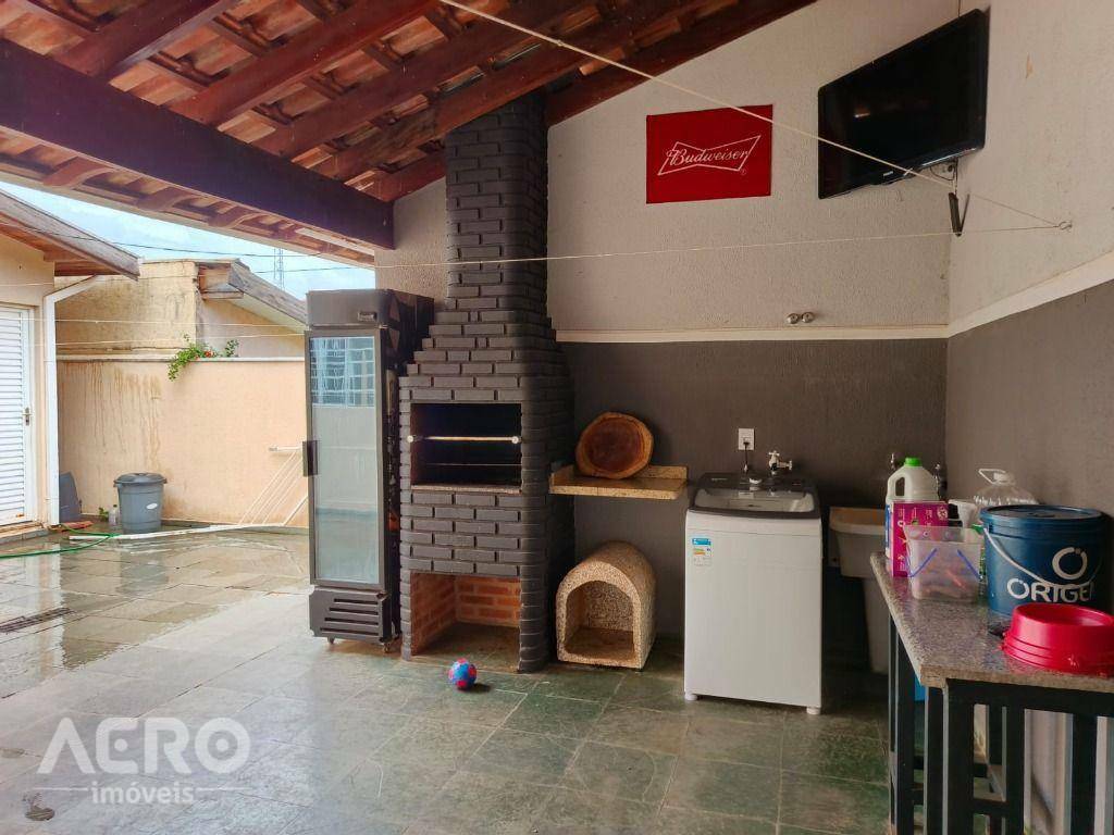 Casa à venda com 4 quartos, 184m² - Foto 14