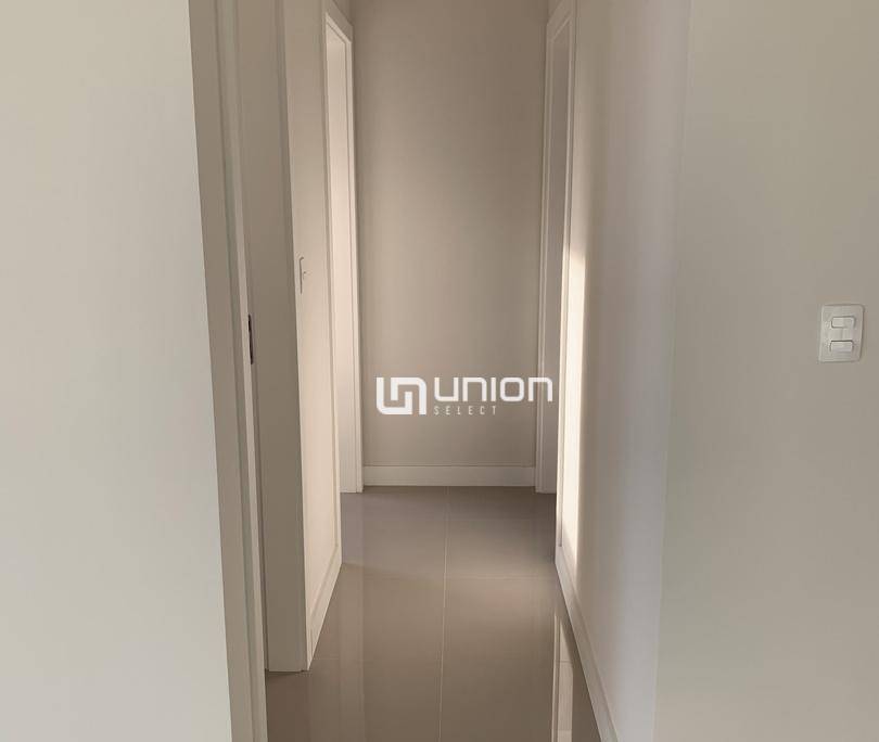 Apartamento à venda com 2 quartos, 67m² - Foto 10