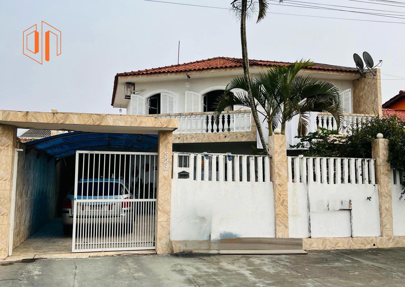 Sobrado à venda com 4 quartos, 374m² - Foto 1