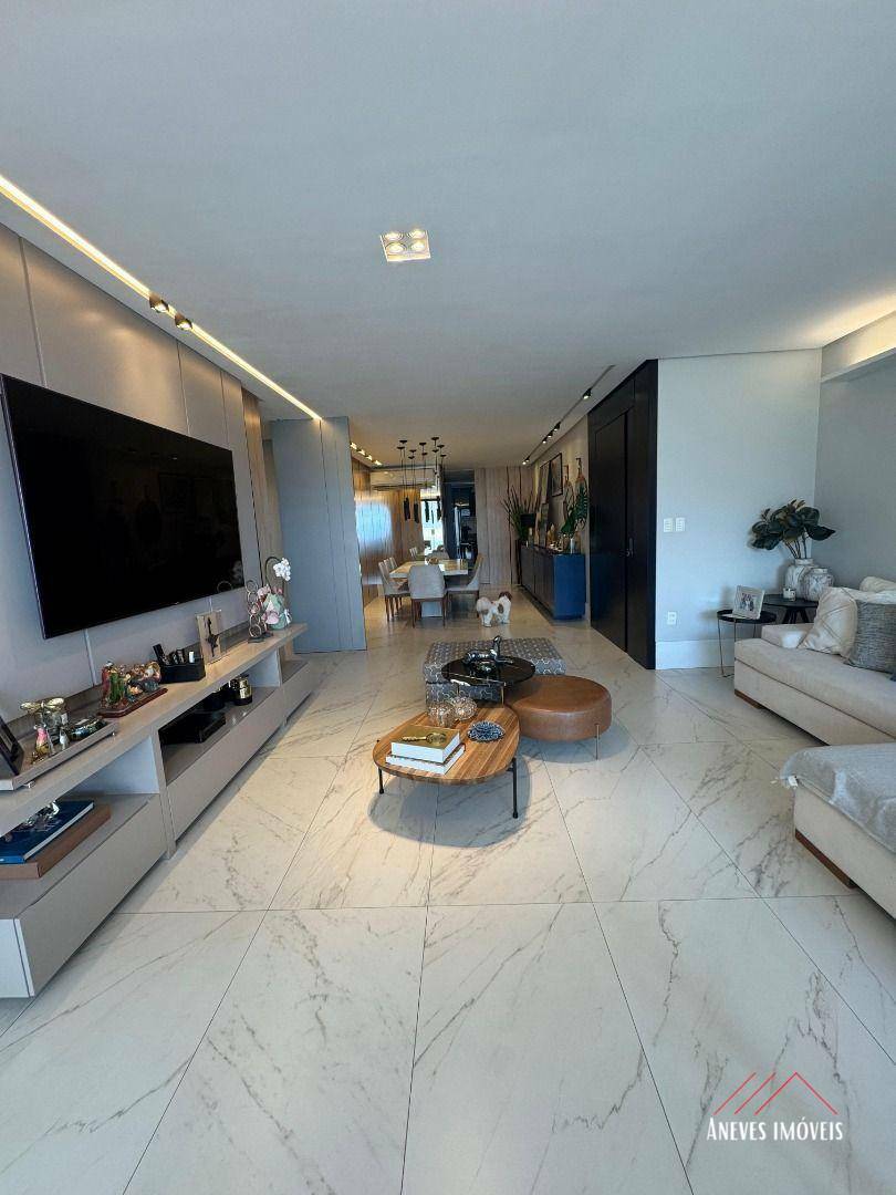 Apartamento à venda com 3 quartos, 200m² - Foto 4