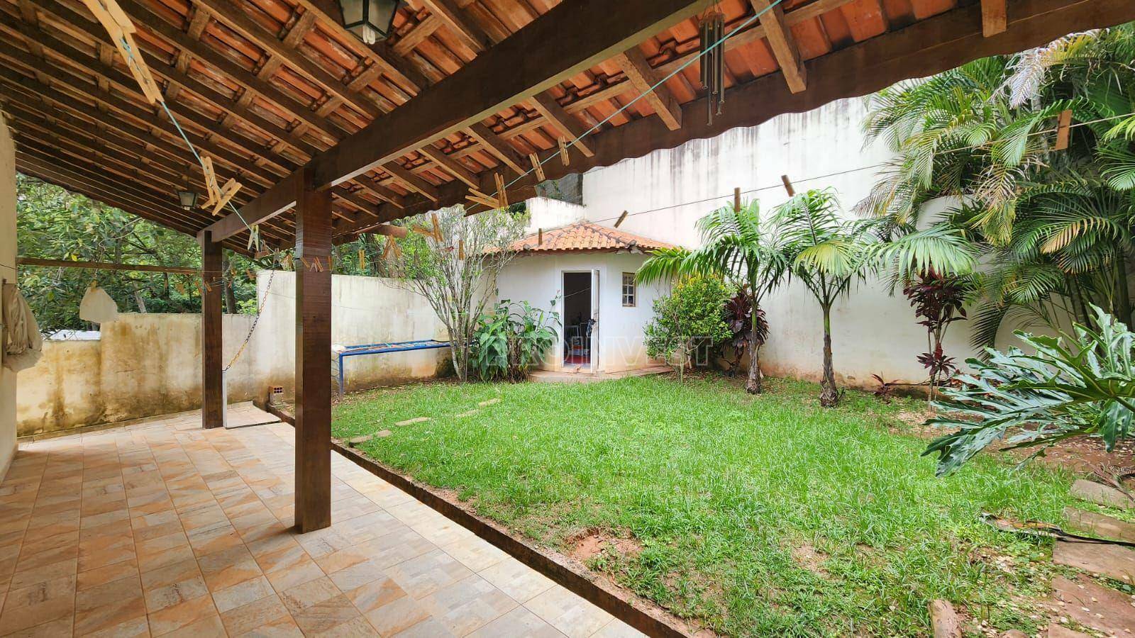 Casa de Condomínio à venda com 4 quartos, 327m² - Foto 3