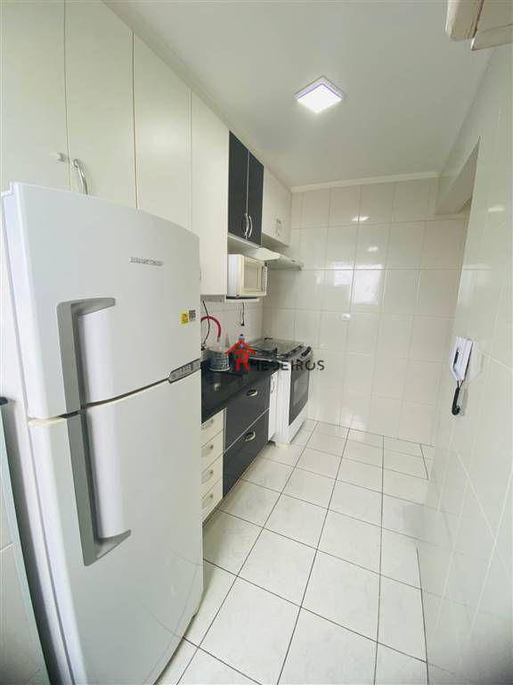 Apartamento à venda com 2 quartos, 70m² - Foto 9