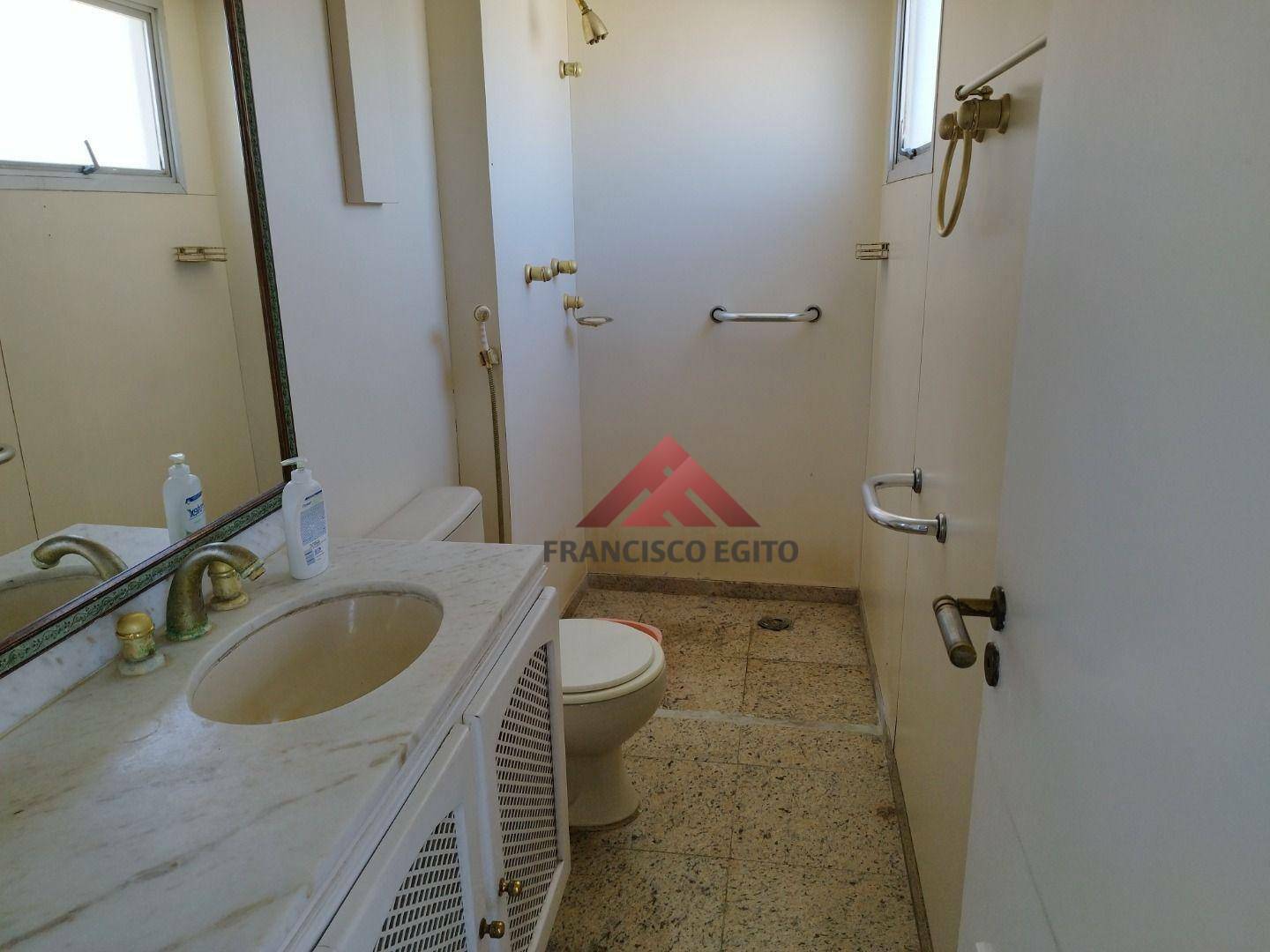 Apartamento à venda com 2 quartos, 75m² - Foto 11