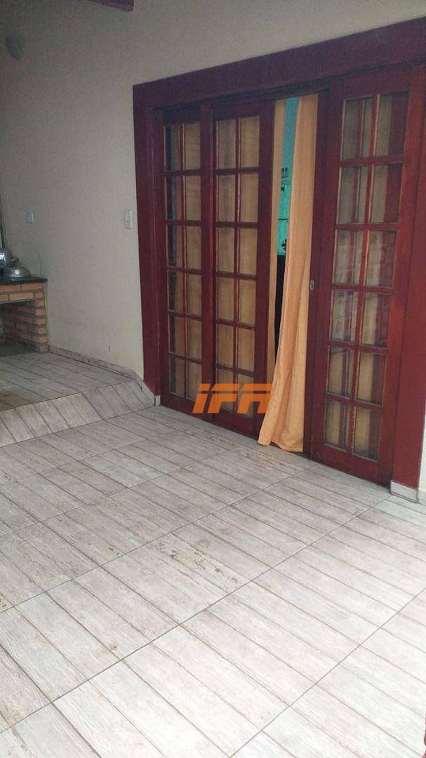 Sobrado à venda com 3 quartos, 270m² - Foto 2