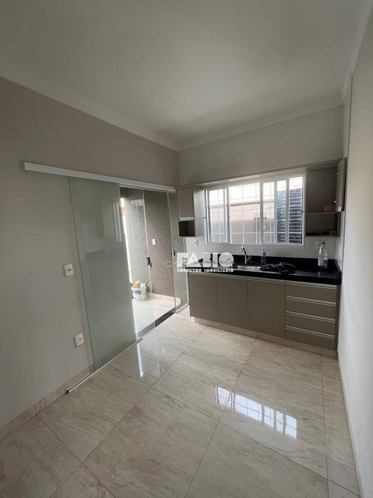 Casa à venda com 2 quartos, 85m² - Foto 13