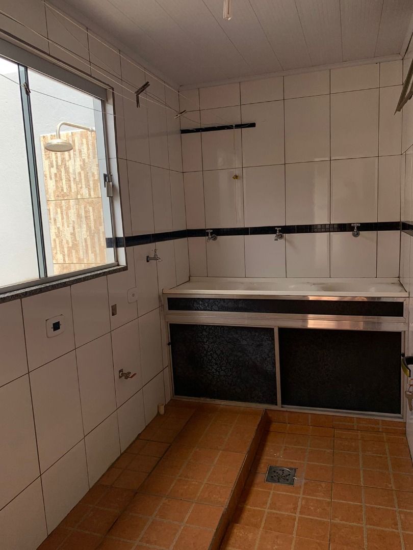 Casa à venda com 3 quartos, 200m² - Foto 9