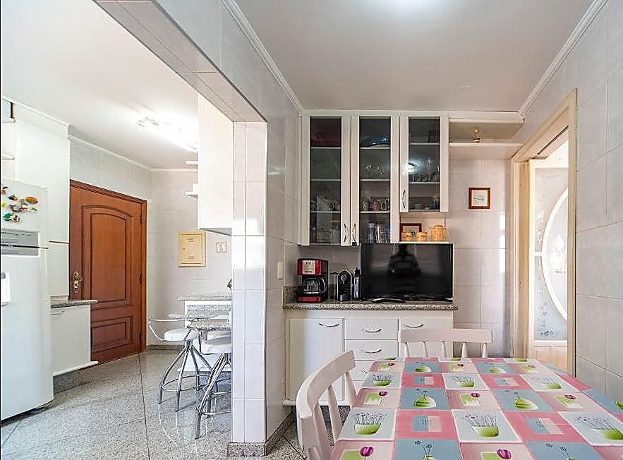 Apartamento à venda com 3 quartos, 162m² - Foto 8