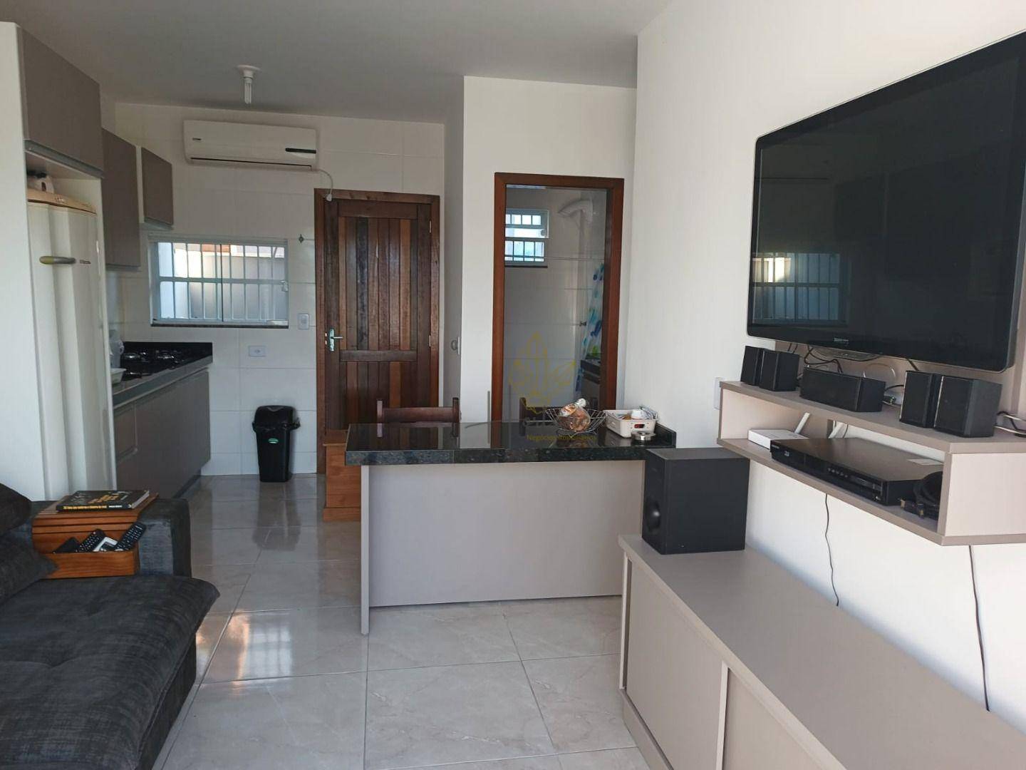 Casa à venda com 2 quartos, 46m² - Foto 2