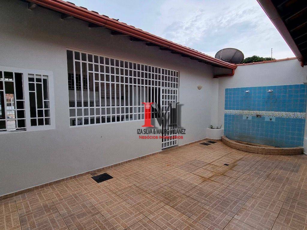 Casa para alugar com 3 quartos, 200m² - Foto 36