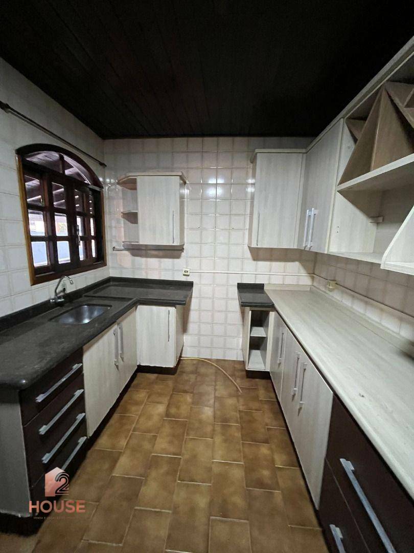 Casa para alugar com 3 quartos, 110m² - Foto 10