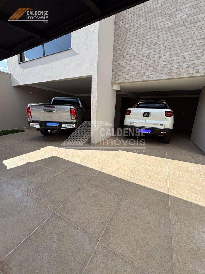 Casa, 3 quartos, 228 m² - Foto 4