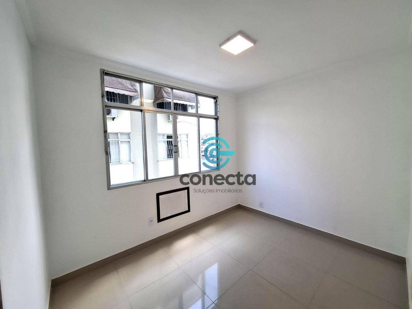 Apartamento à venda com 2 quartos, 65m² - Foto 4