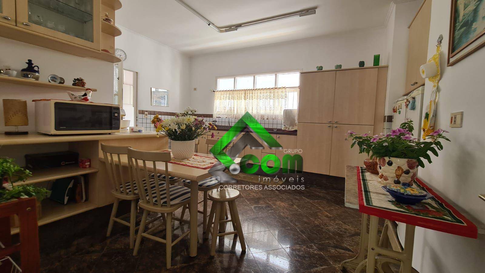 Casa à venda com 3 quartos, 240m² - Foto 16