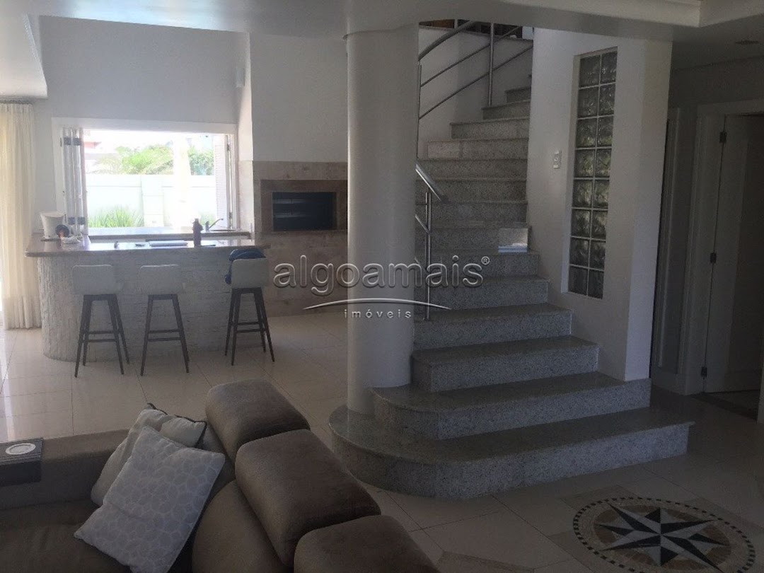 Casa à venda com 6 quartos, 150m² - Foto 12