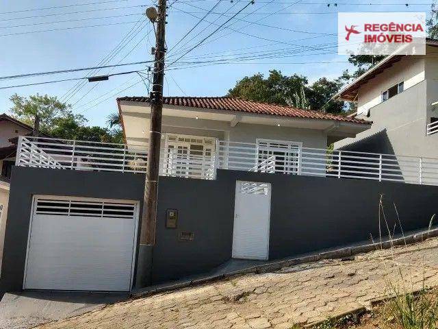 Casa à venda com 2 quartos, 100m² - Foto 1