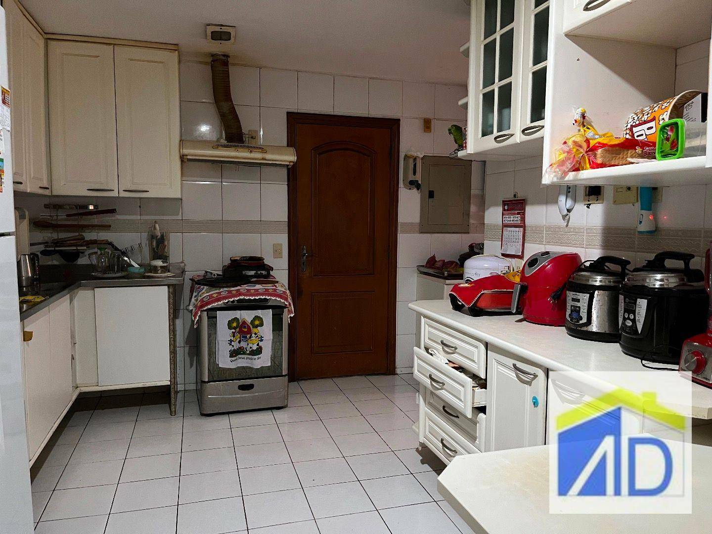 Apartamento à venda com 3 quartos, 191m² - Foto 19