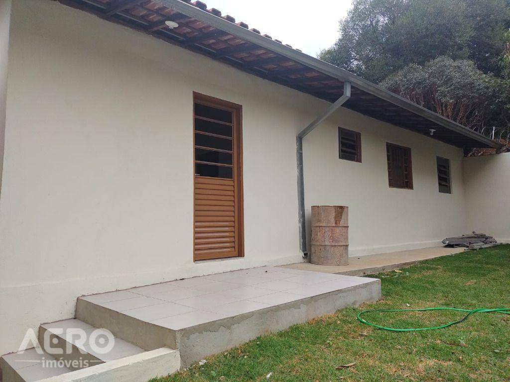 Casa à venda com 3 quartos, 220m² - Foto 8